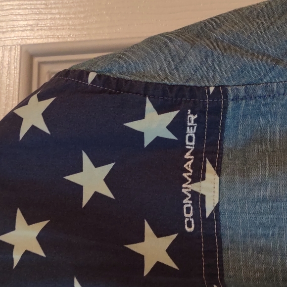 Commander Life Duck Commander Stars Button Down Shirt - Picture 5 of 6